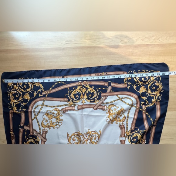 TOTES -Made in Italy/ Women’s Scarf /Color Navy blue, White, Brown & Yellow gold - Picture 6 of 6